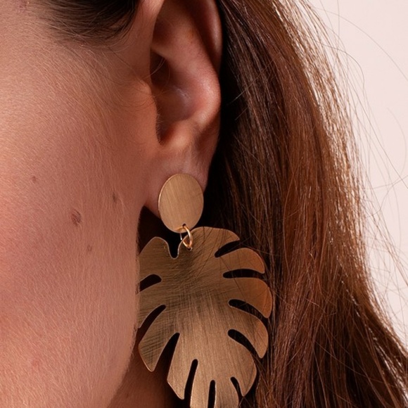 Palm Springs Brushed Gold Earrings - Picture 3 of 4